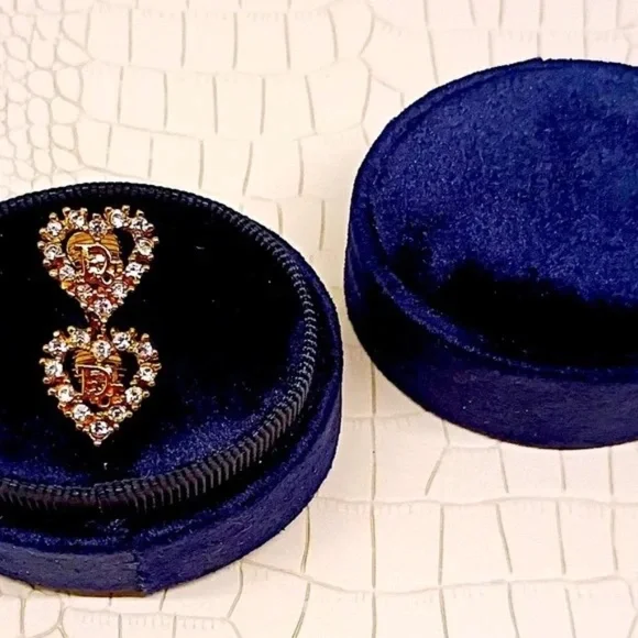 💋Christian DIOR Heart Shape Dior Logo Rhinestone Clip on - Picture 3 of 7